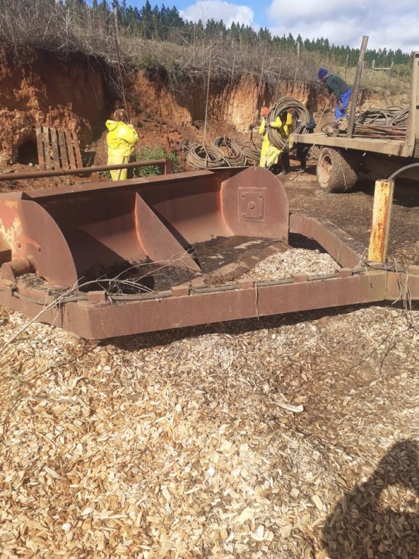 Buster 6m dam scoop Butch Pike Sales