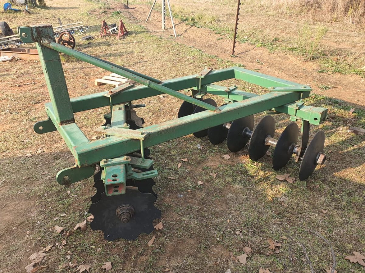 Disc harrow. New discs 7x7 Butch Pike Sales