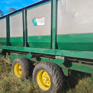 17m Italia Feed Out Wagon